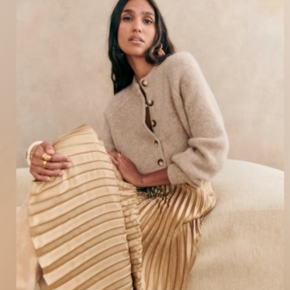 Sezane Alpaca Beige Sweater. Othello